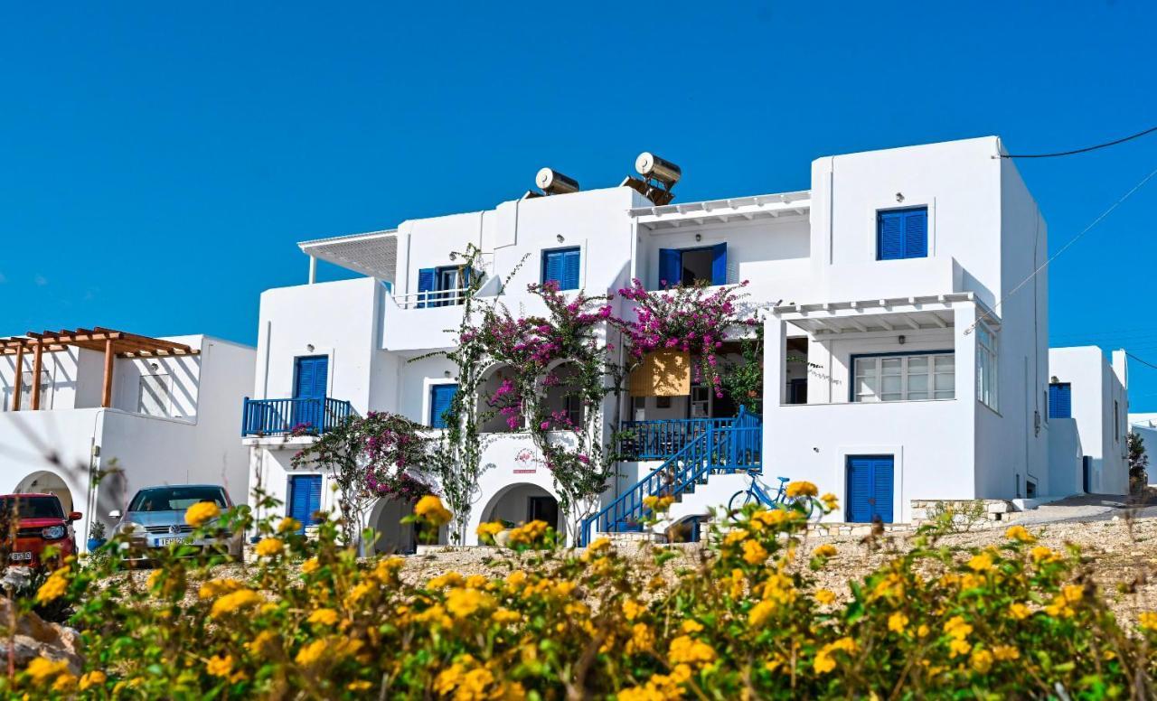 Beachfront Bocamviglies Rooms - Naoussa Bespoke View Bagian luar foto