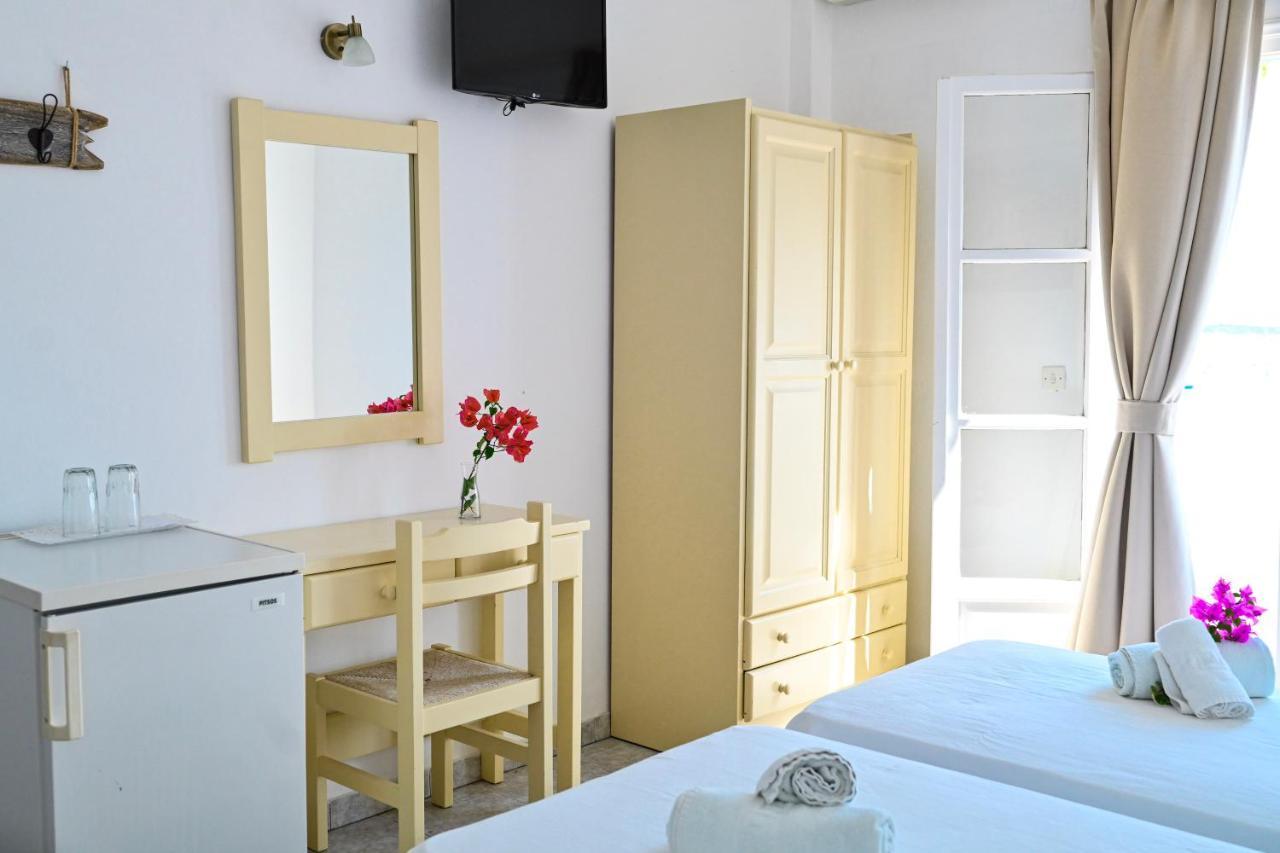 Beachfront Bocamviglies Rooms - Naoussa Bespoke View Bagian luar foto