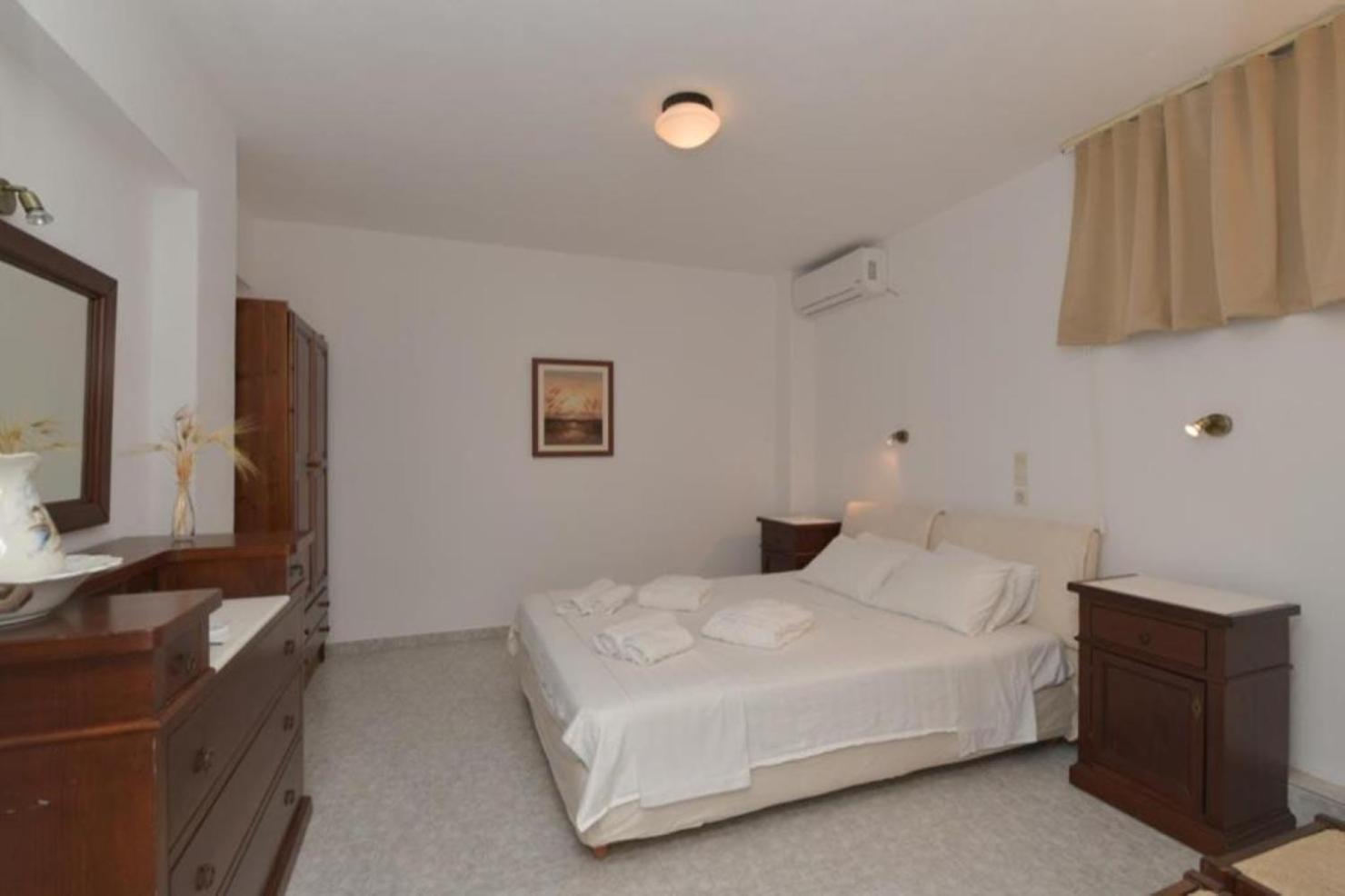 Beachfront Bocamviglies Rooms - Naoussa Bespoke View Ruang foto