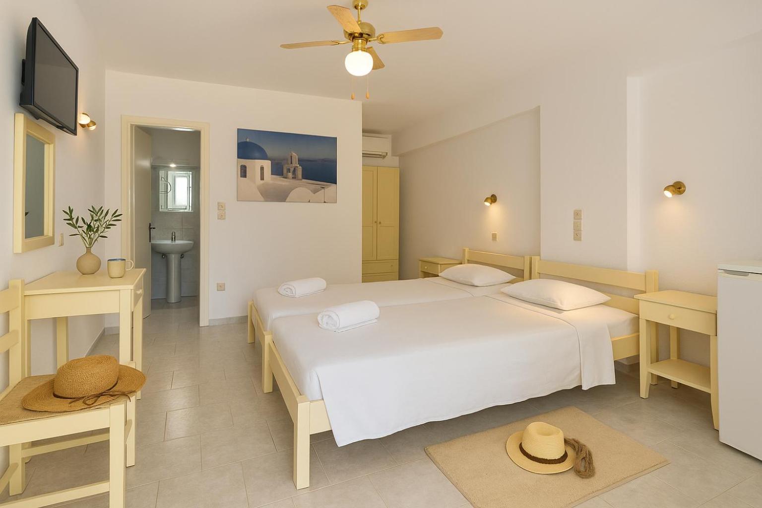 Beachfront Bocamviglies Rooms - Naoussa Bespoke View Bagian luar foto